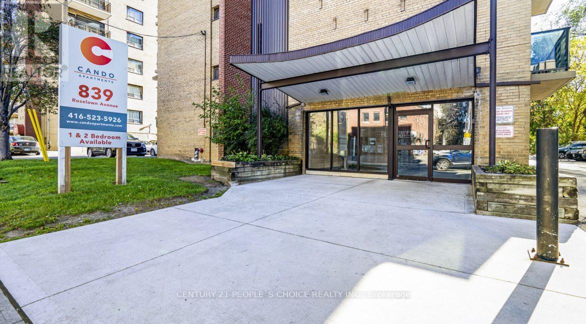 Photo 1 of 404 839 Roselawn Avenue, Toronto ON
