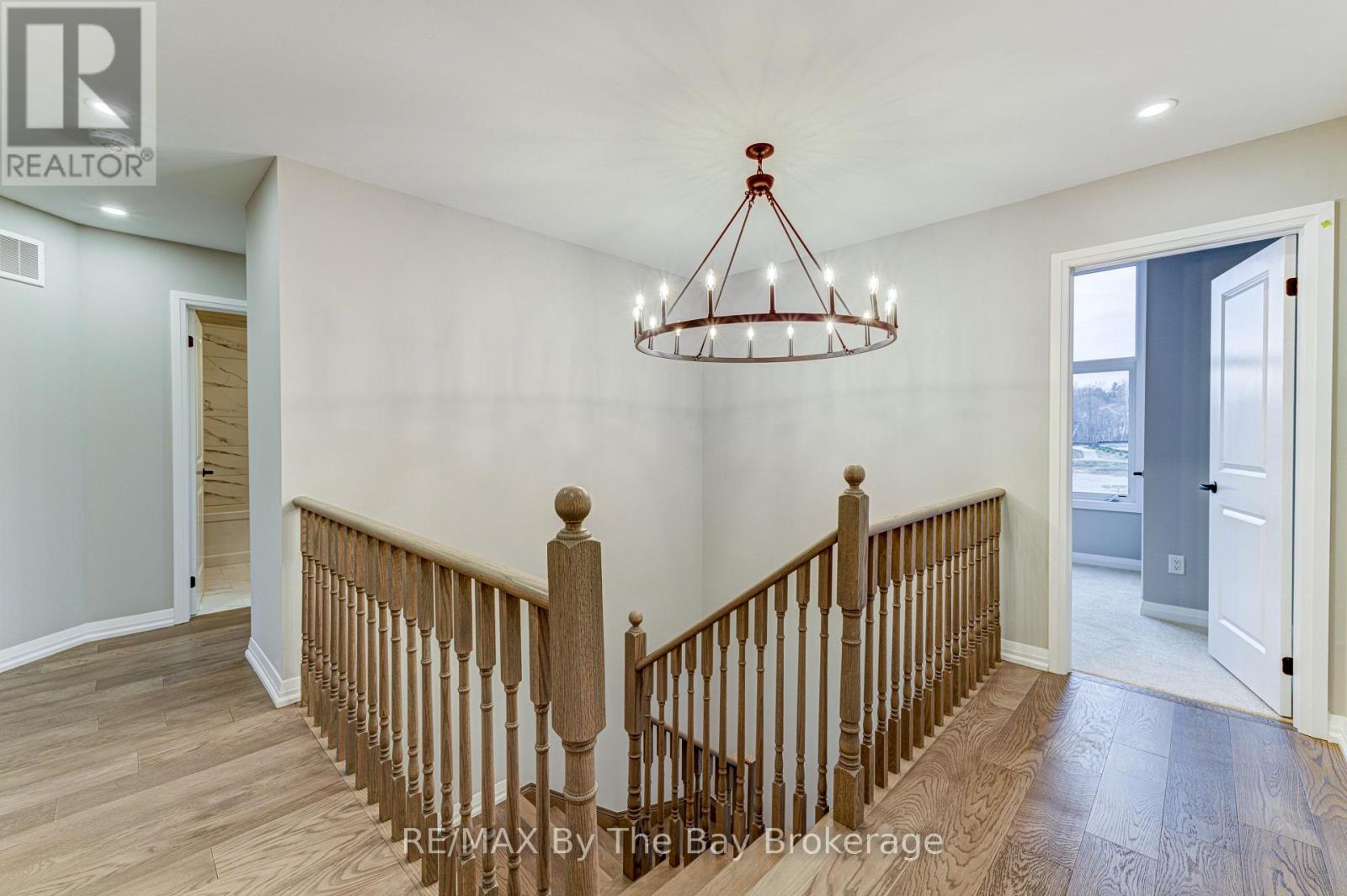 Photo 16 of 61 Federica Crescent, Wasaga Beach ON