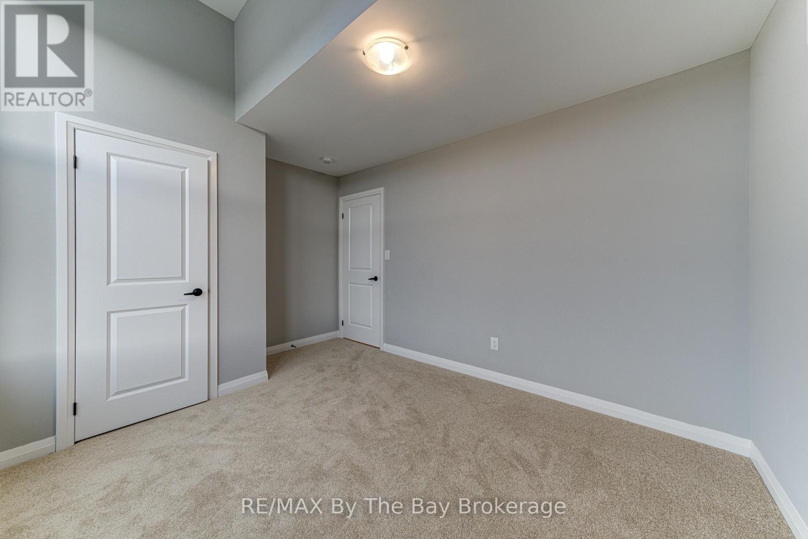 Photo 23 of 61 Federica Crescent, Wasaga Beach ON