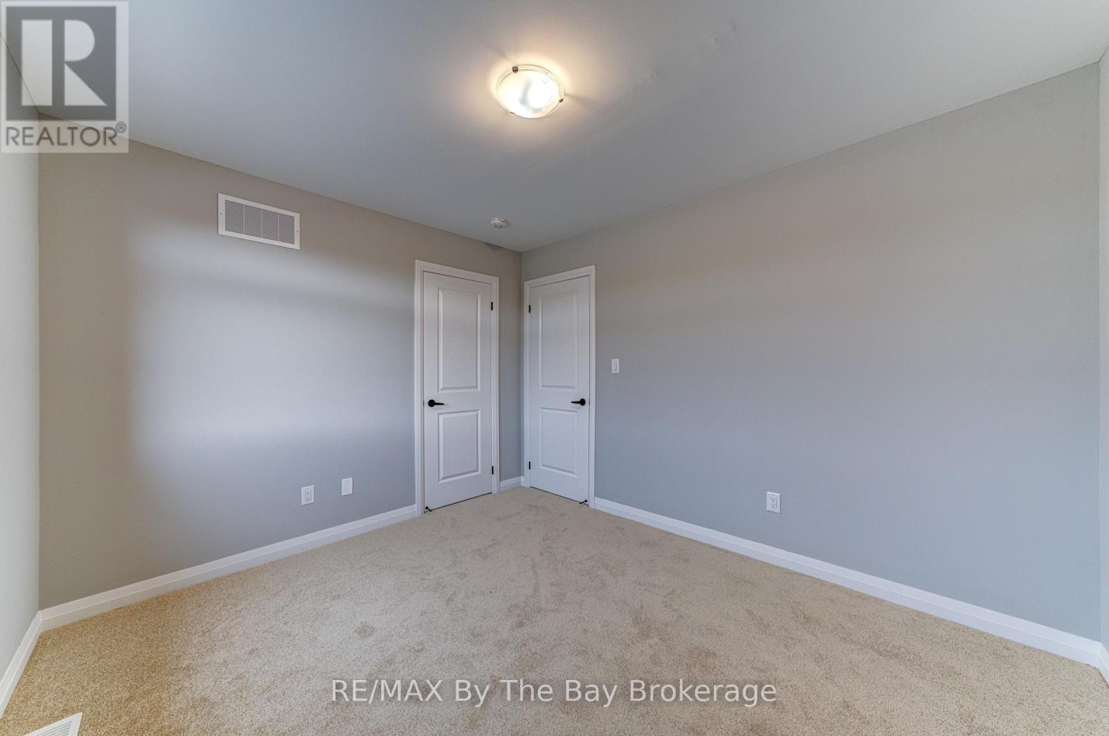 Photo 25 of 61 Federica Crescent, Wasaga Beach ON