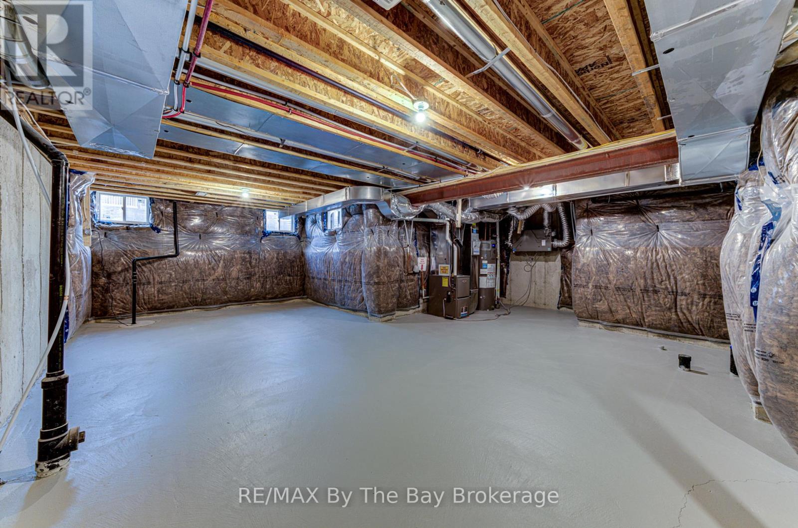 Photo 27 of 61 Federica Crescent, Wasaga Beach ON