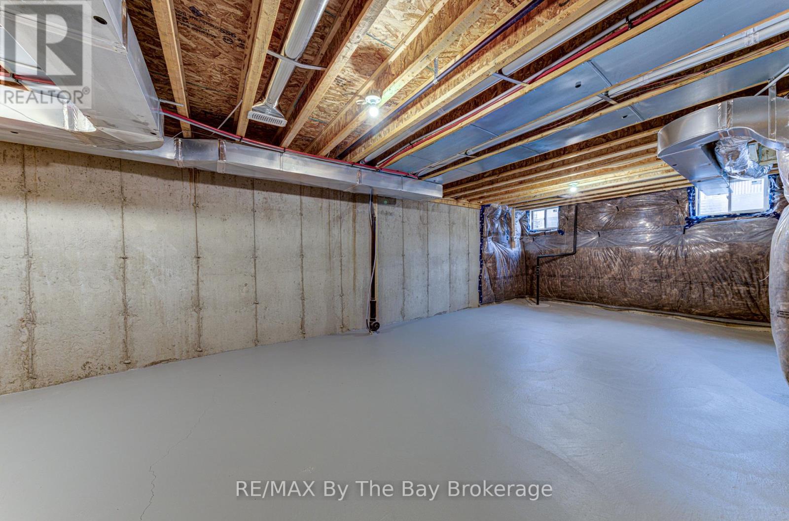 Photo 28 of 61 Federica Crescent, Wasaga Beach ON