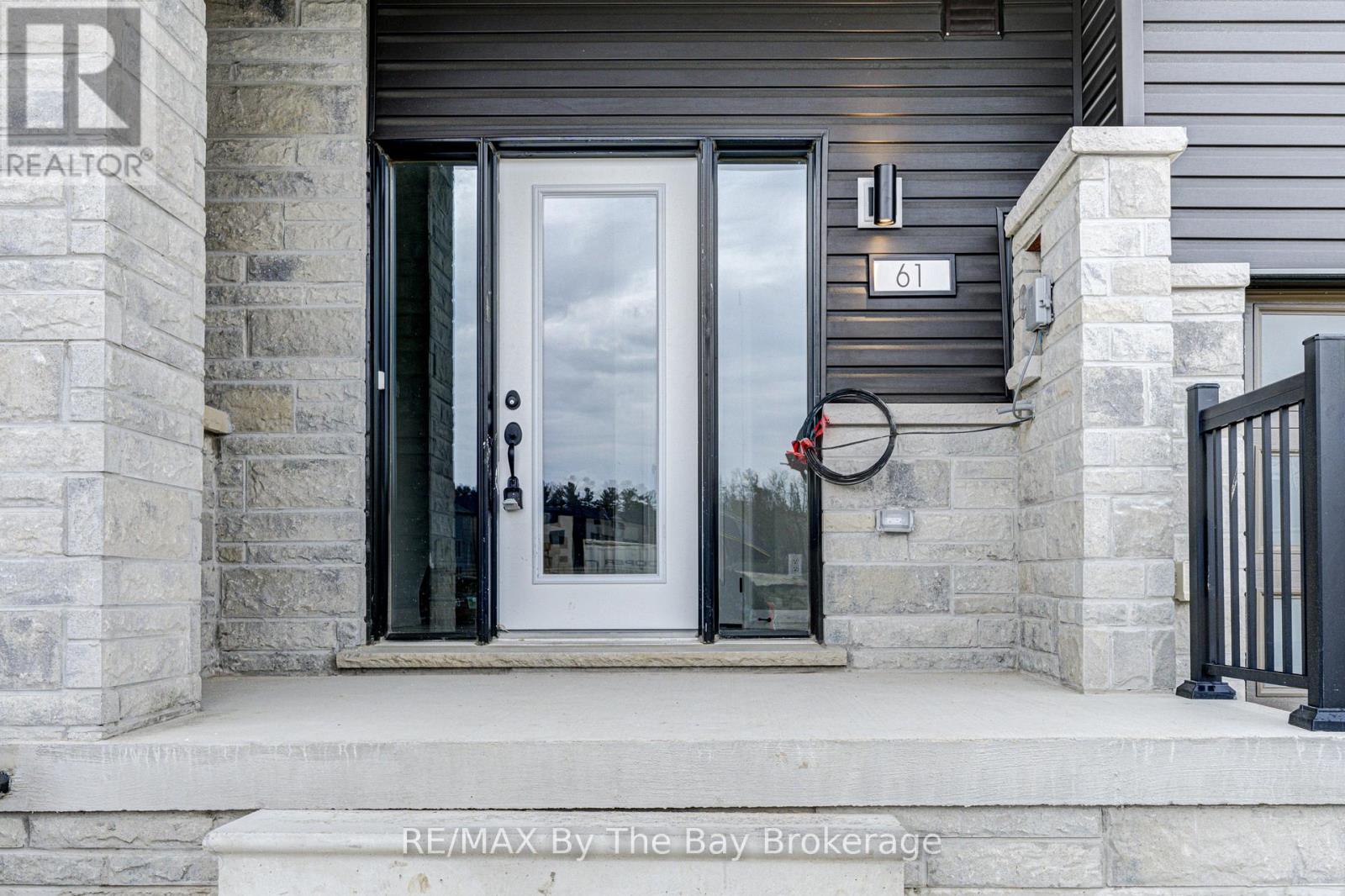 Photo 33 of 61 Federica Crescent, Wasaga Beach ON