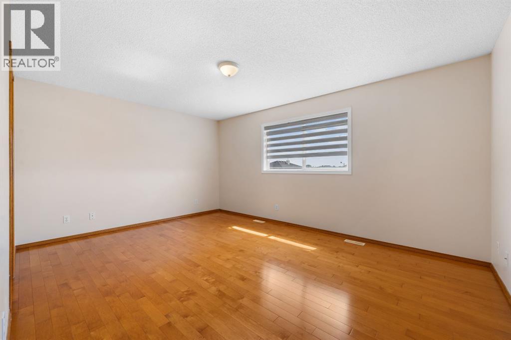 Photo 18 of 81 Taracove Crescent Ne, Calgary AB