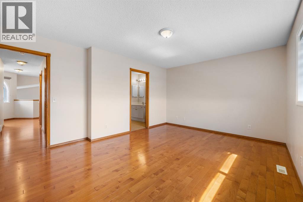 Photo 19 of 81 Taracove Crescent Ne, Calgary AB