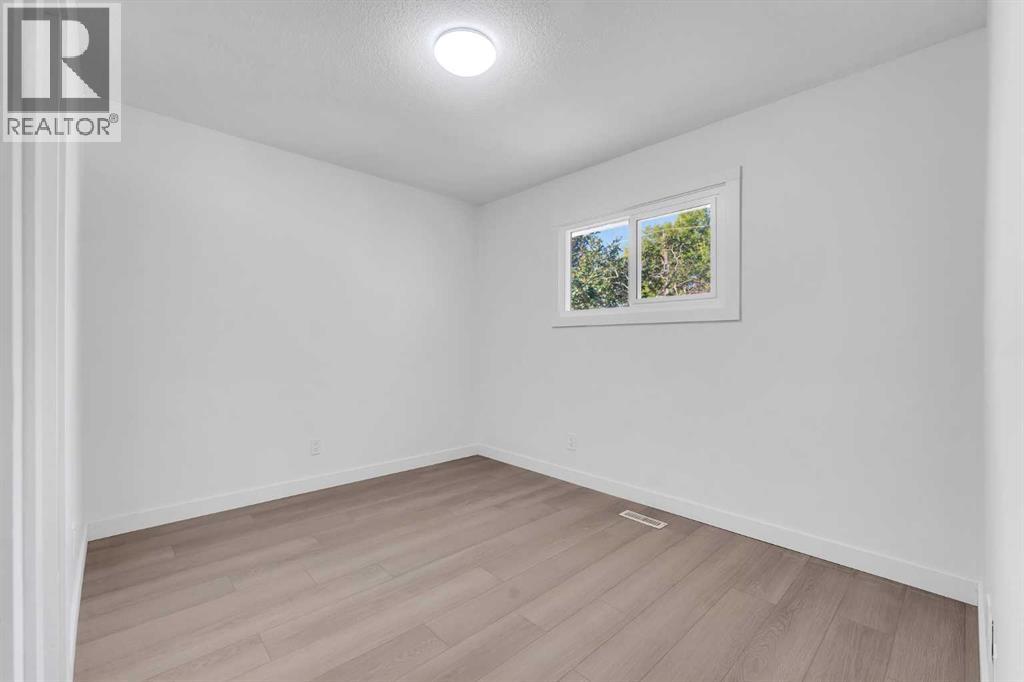 Photo 18 of 1528 48 Street Se, Calgary AB
