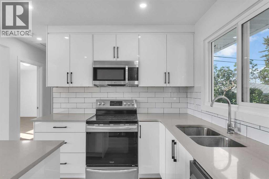 Photo 13 of 1528 48 Street Se, Calgary AB
