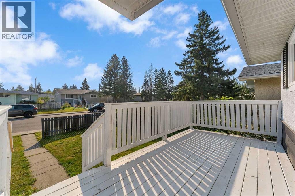Photo 4 of 1528 48 Street Se, Calgary AB