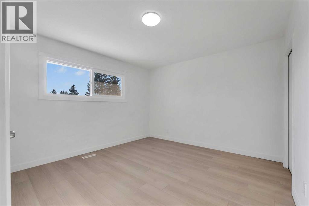 Photo 21 of 1528 48 Street Se, Calgary AB