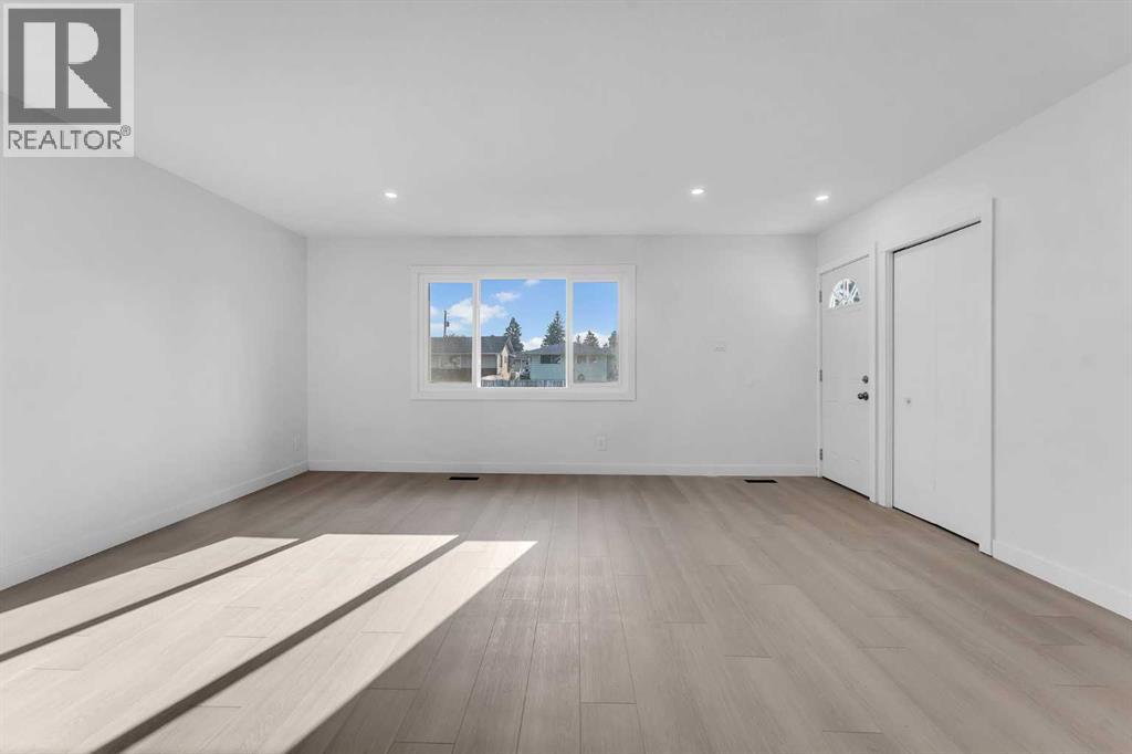 Photo 8 of 1528 48 Street Se, Calgary AB