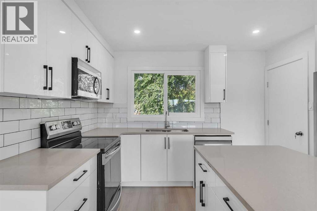 Photo 12 of 1528 48 Street Se, Calgary AB