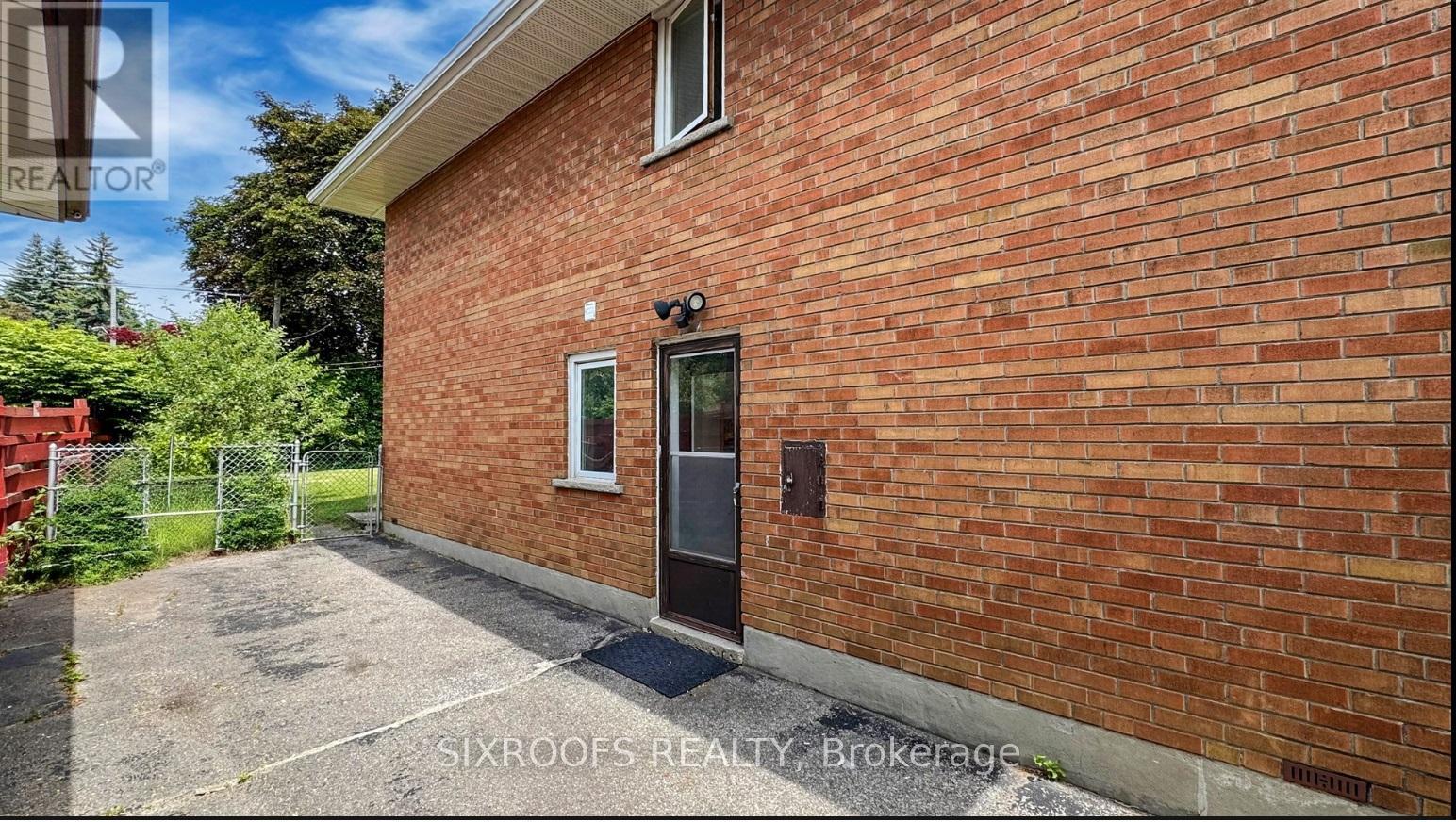 Photo 9 of Lower 60 Beacham Crescent, Toronto ON