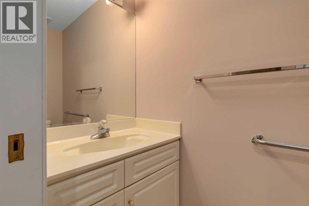 Photo 17 of 10274 Hamptons Boulevard Nw, Calgary AB