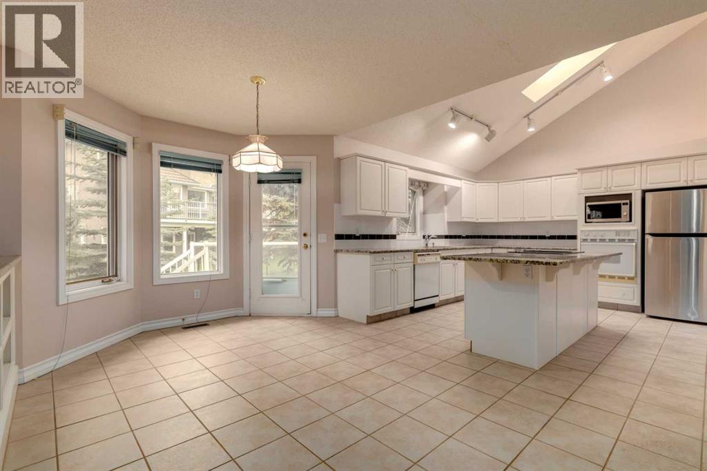 Photo 11 of 10274 Hamptons Boulevard Nw, Calgary AB