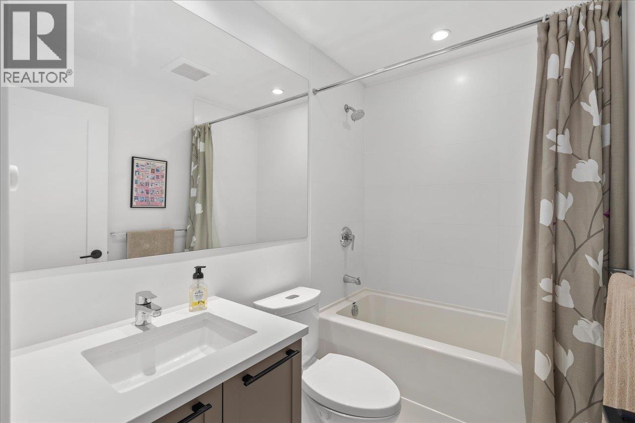 Photo 23 of 12 3552 Victoria Drive, Coquitlam BC