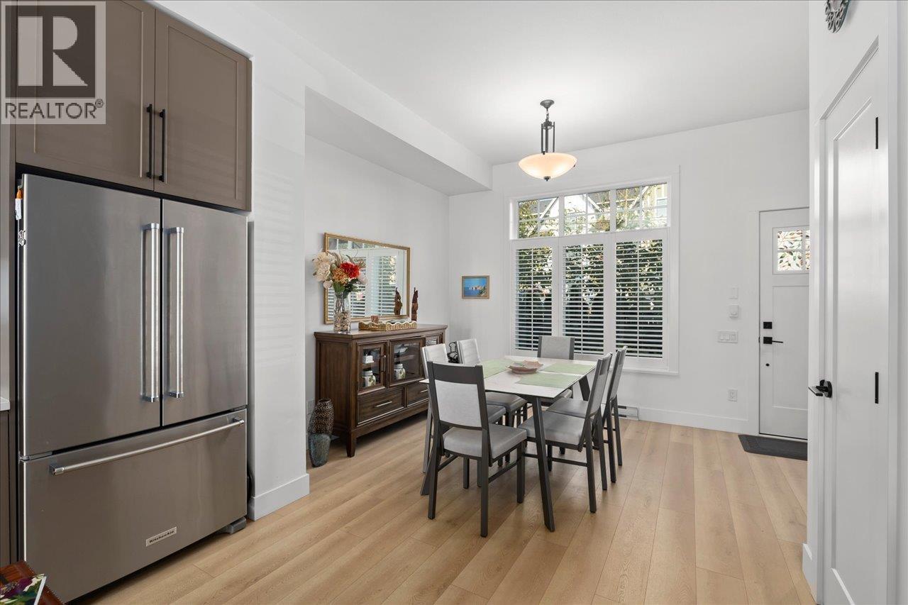 Photo 11 of 12 3552 Victoria Drive, Coquitlam BC