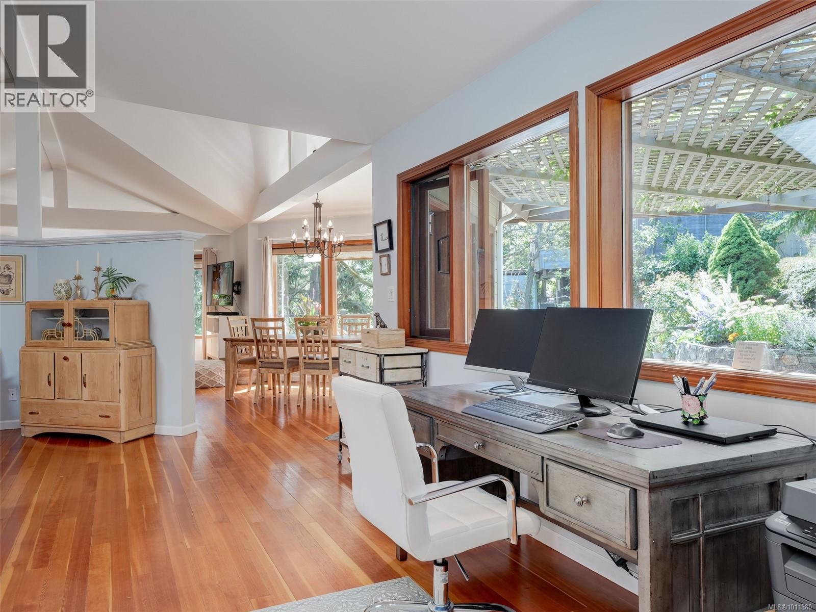 Photo 12 of 1251 Tattersall Dr, Saanich BC