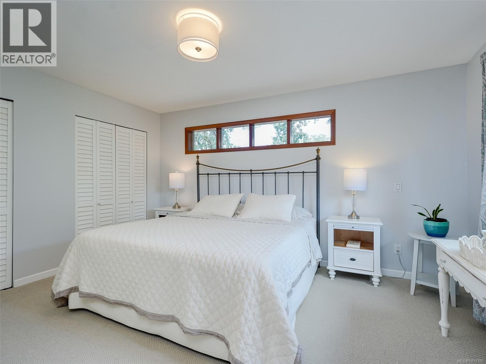 Photo 13 of 1251 Tattersall Dr, Saanich BC