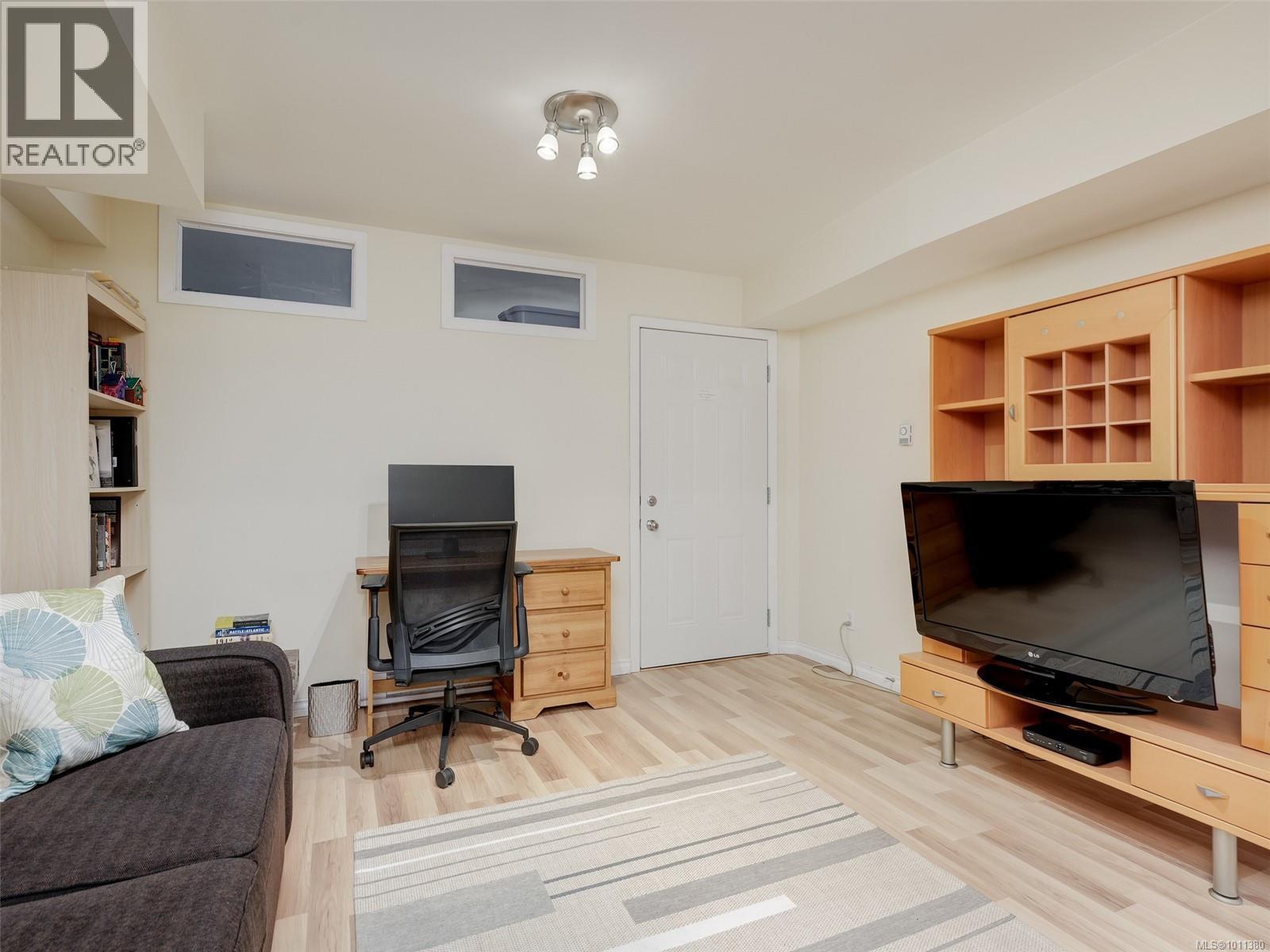 Photo 22 of 1251 Tattersall Dr, Saanich BC