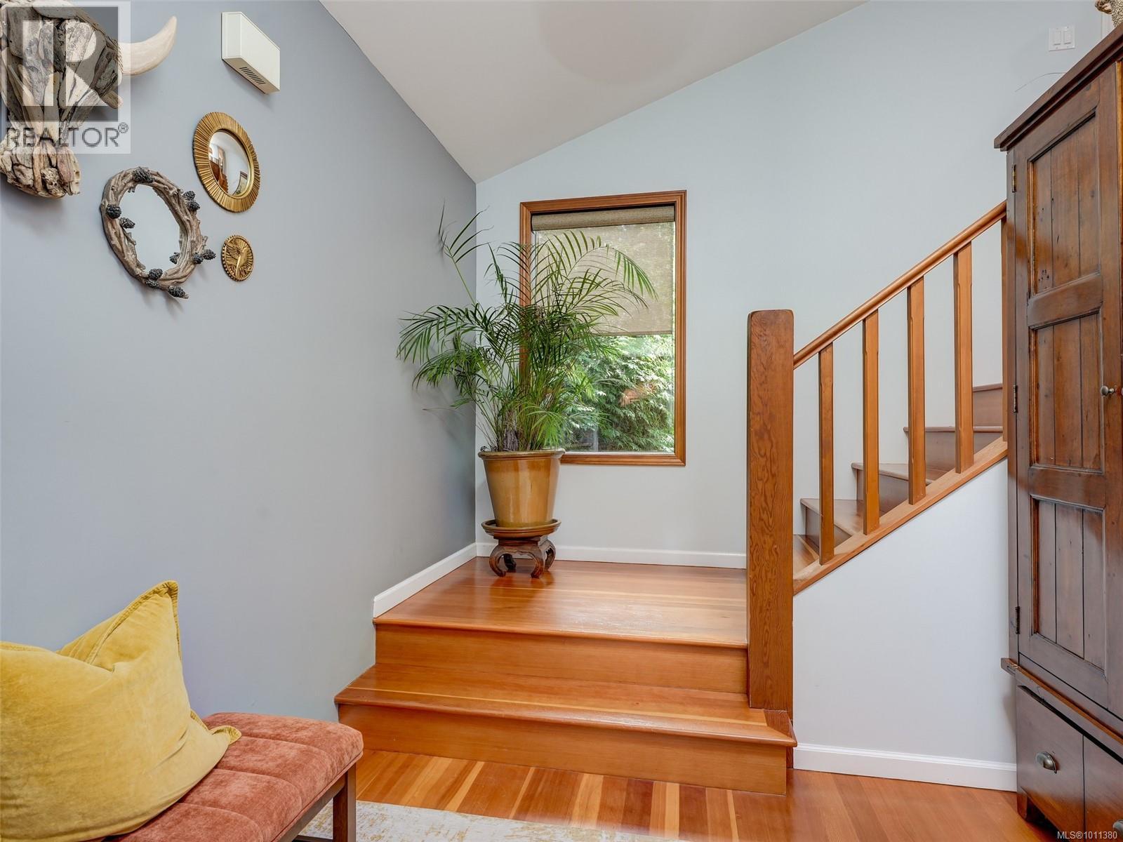 Photo 23 of 1251 Tattersall Dr, Saanich BC