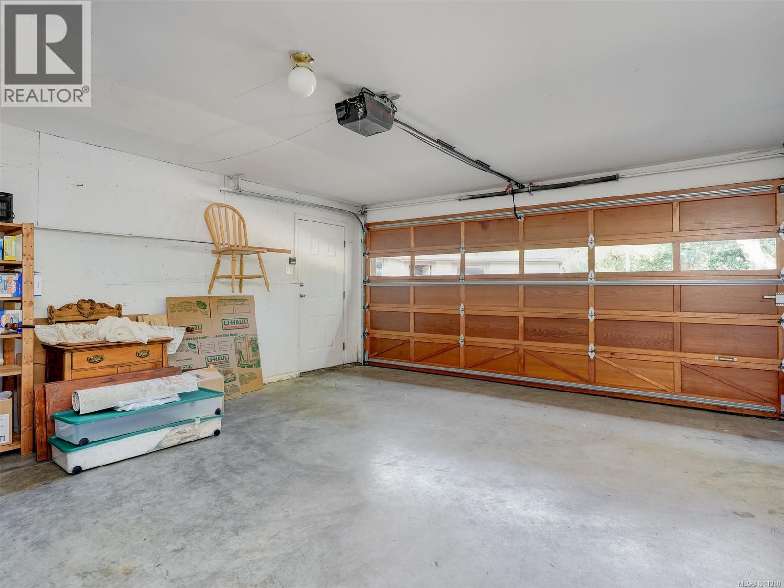 Photo 25 of 1251 Tattersall Dr, Saanich BC