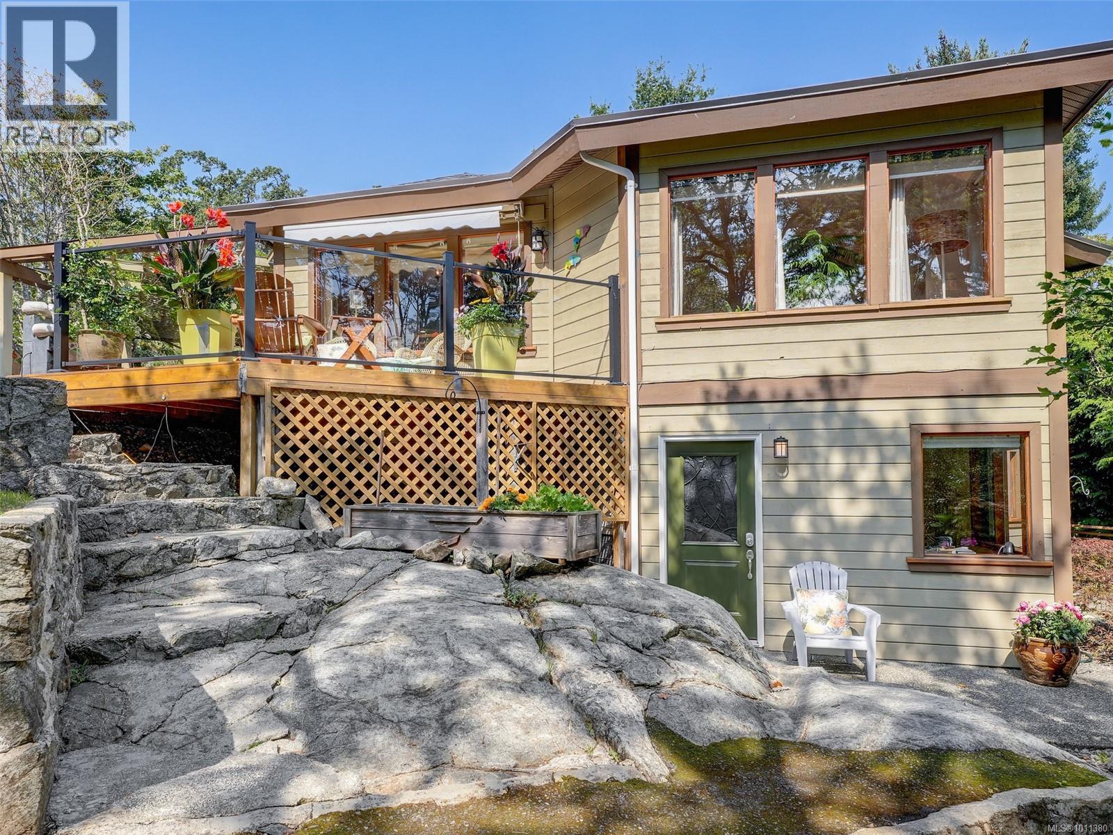 Photo 26 of 1251 Tattersall Dr, Saanich BC