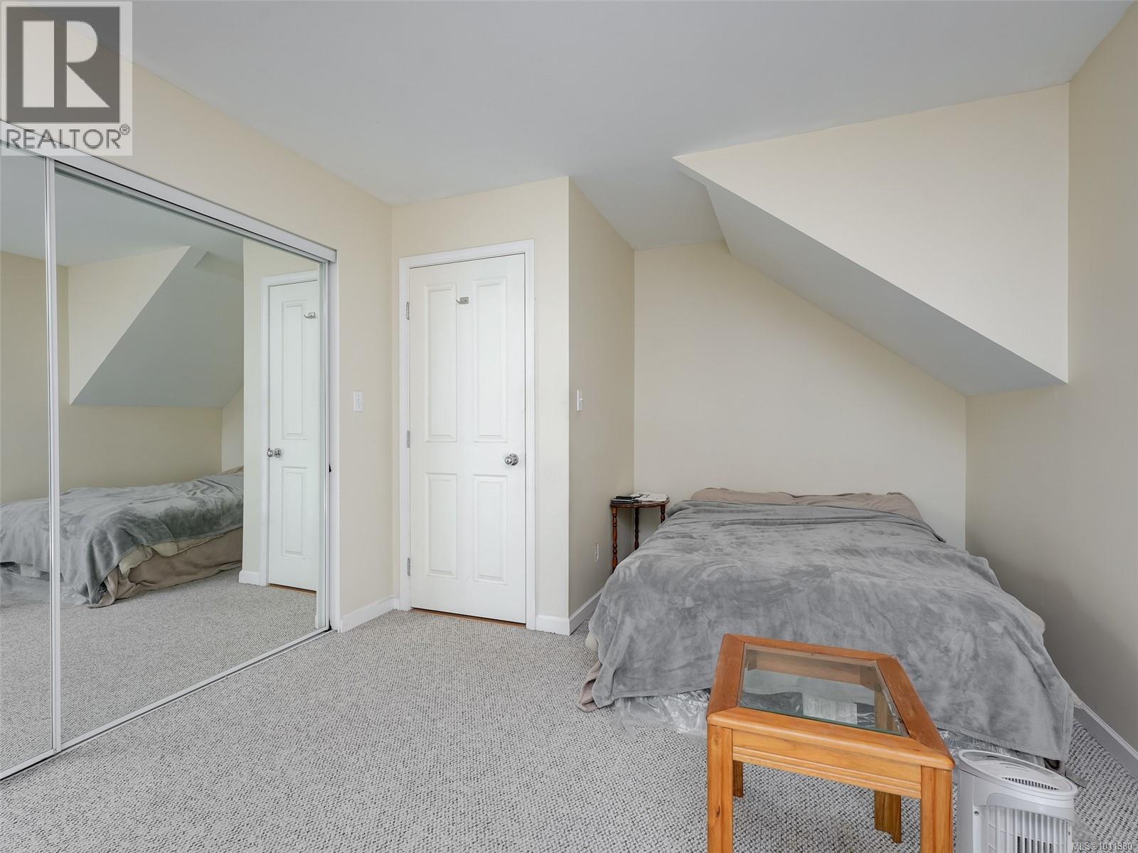 Photo 29 of 1251 Tattersall Dr, Saanich BC