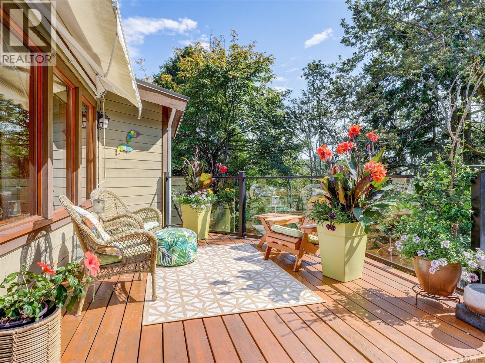 Photo 32 of 1251 Tattersall Dr, Saanich BC