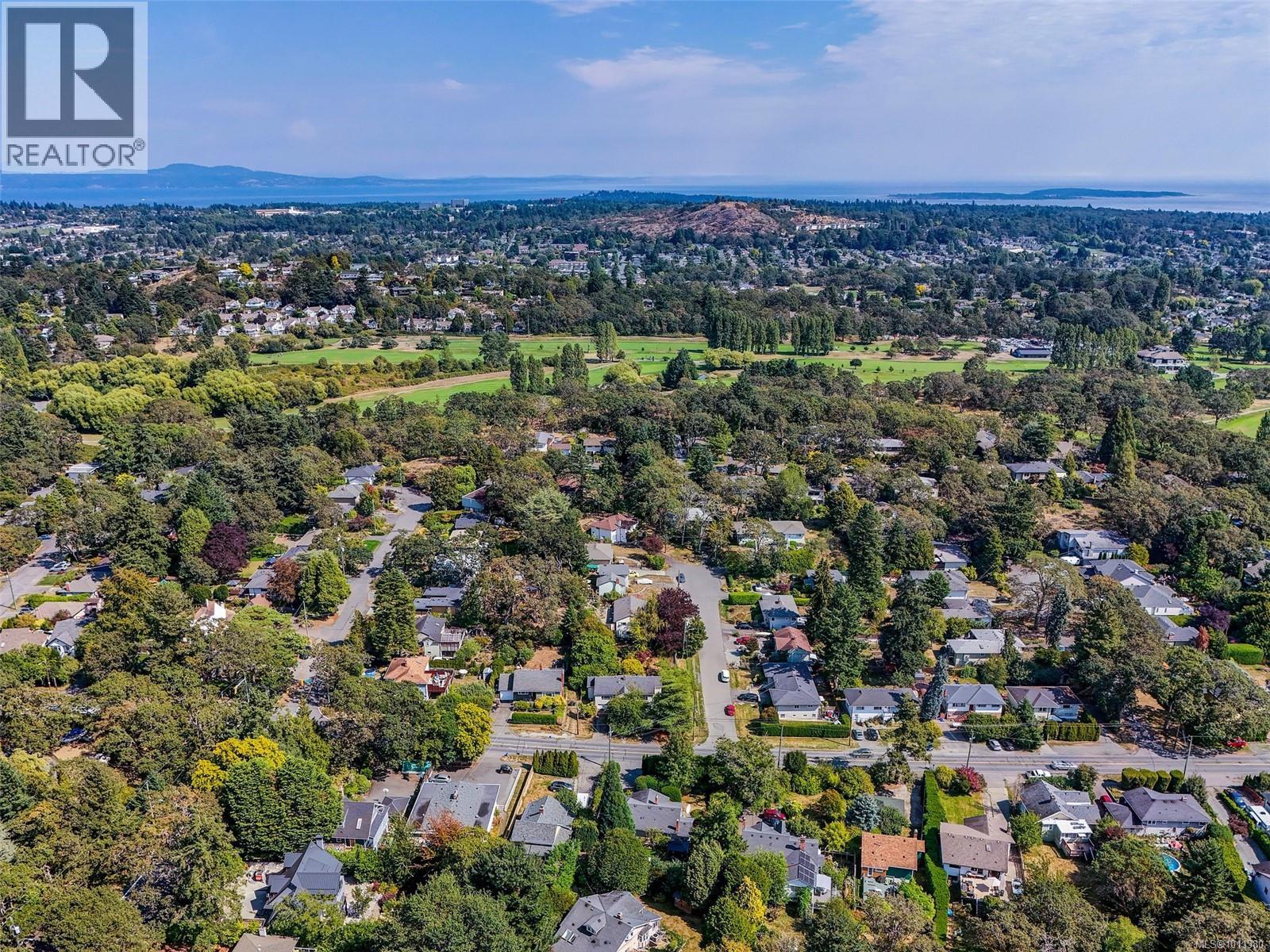Photo 48 of 1251 Tattersall Dr, Saanich BC