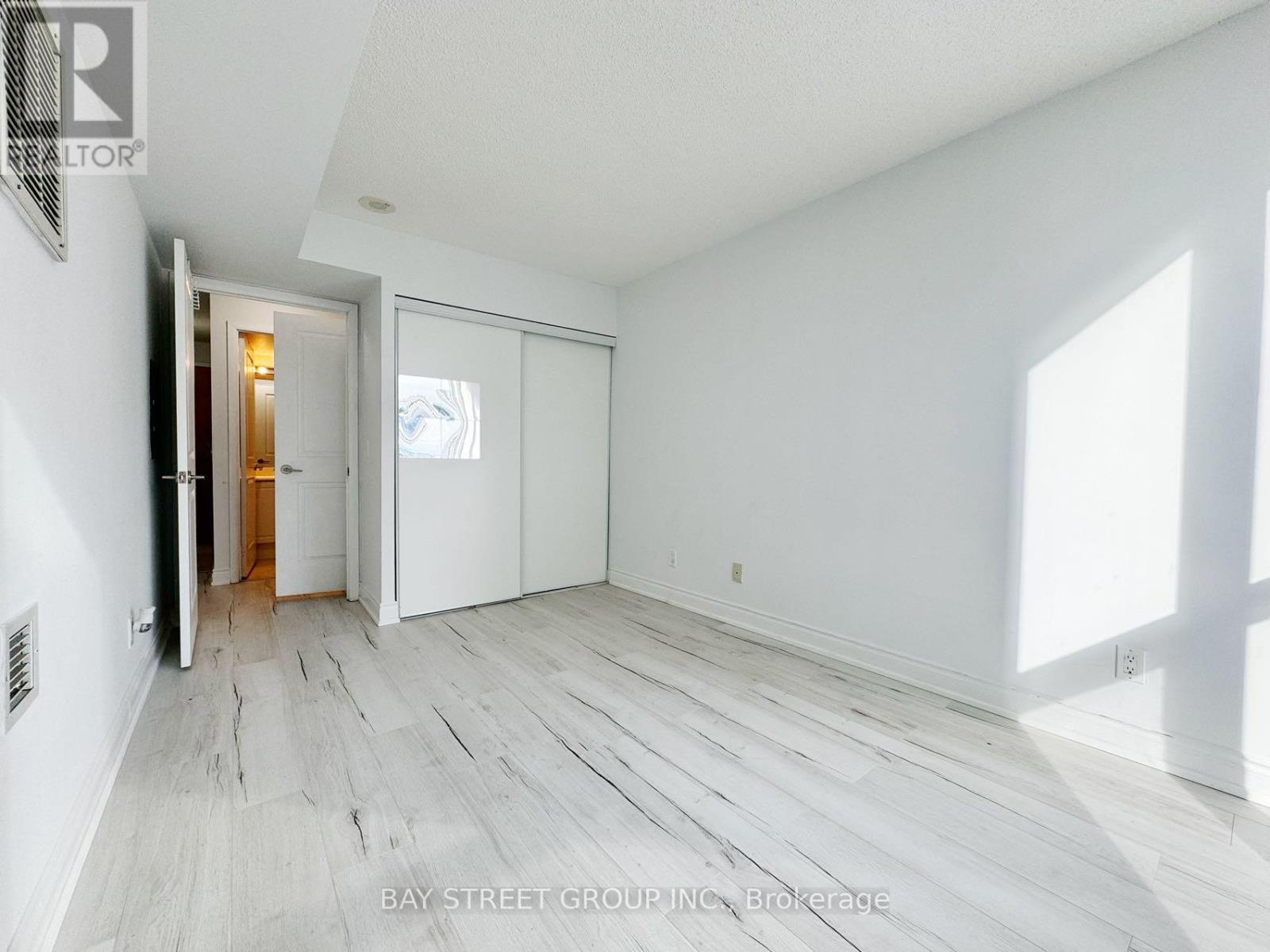 Photo 13 of 1611 4968 Yonge Street, Toronto ON