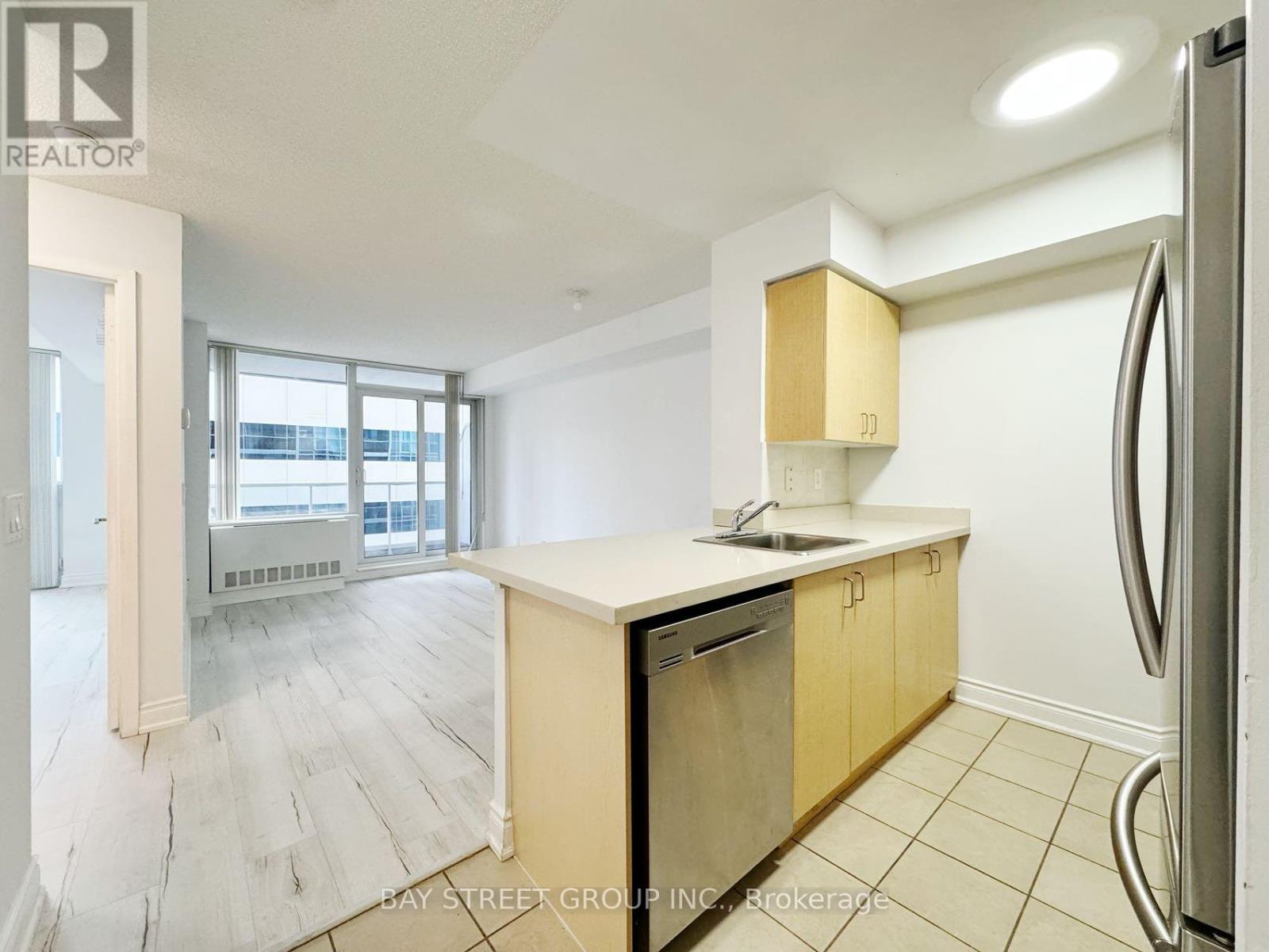 Photo 14 of 1611 4968 Yonge Street, Toronto ON