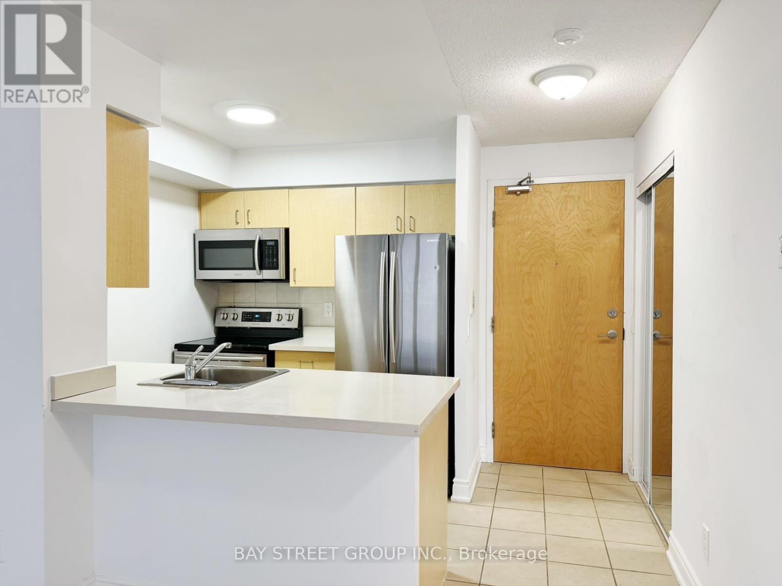 Photo 5 of 1611 4968 Yonge Street, Toronto ON