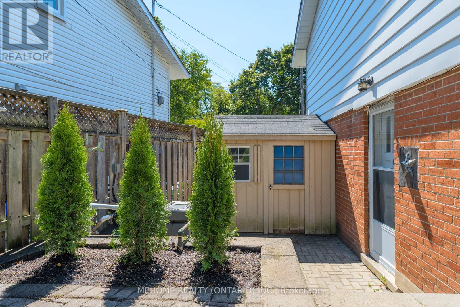 Photo 17 of 16 Abbottswood Road, Toronto ON