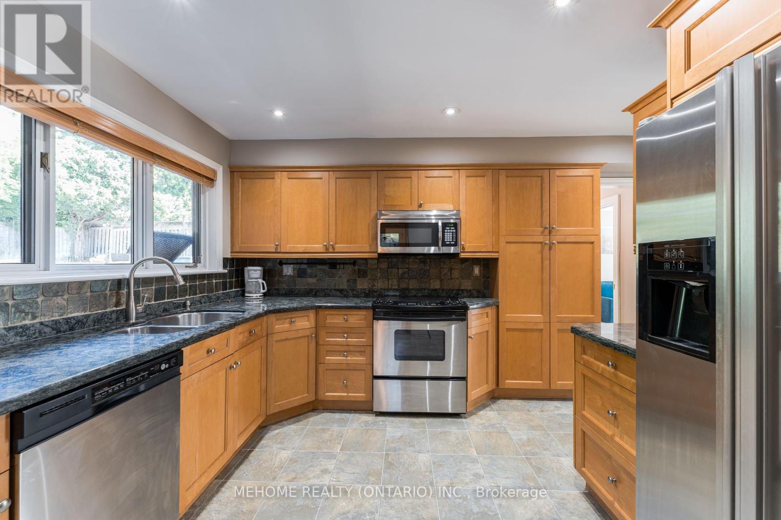 Photo 2 of 16 Abbottswood Road, Toronto ON