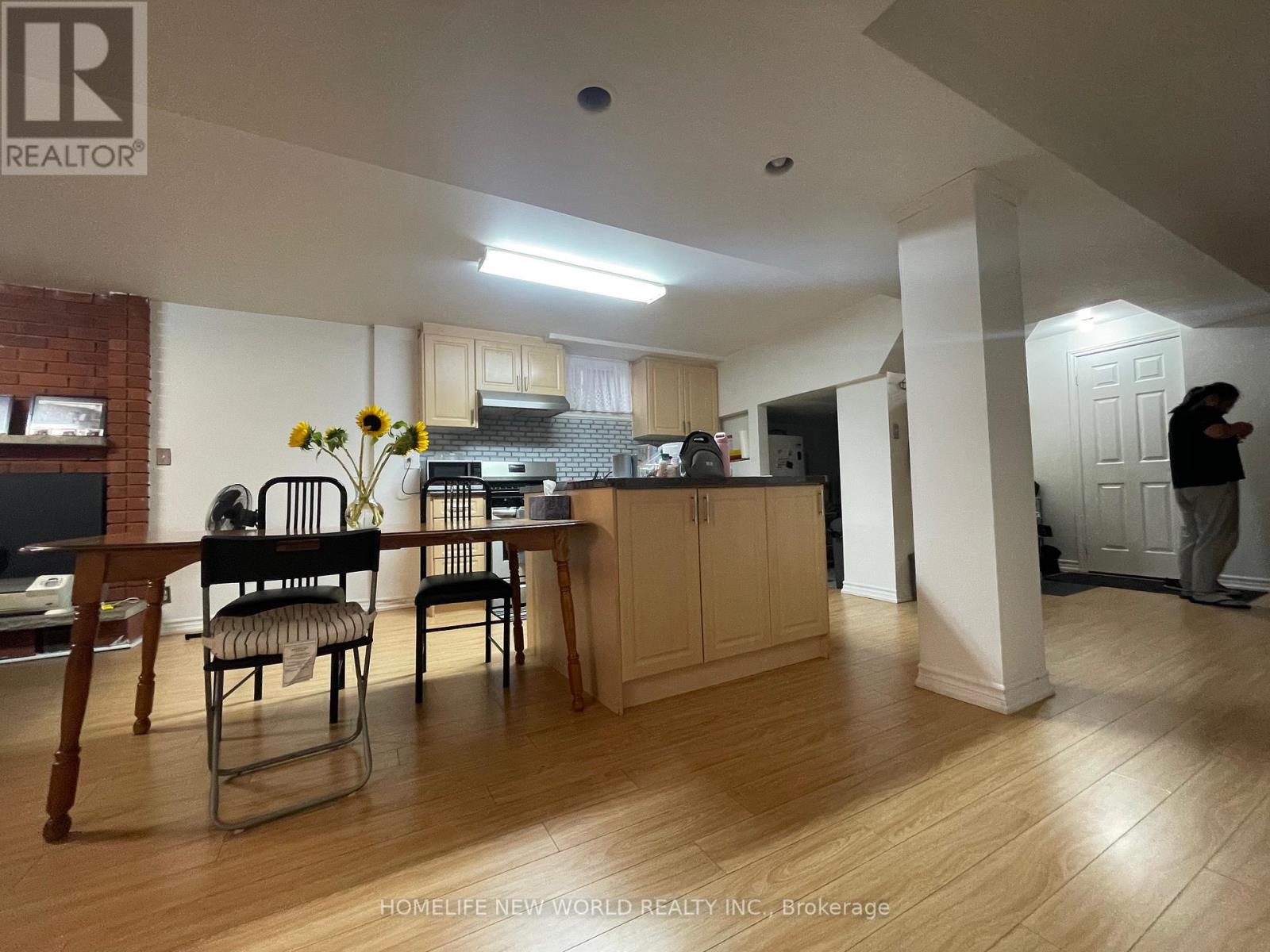 Photo 2 of 6 Stoneton Drive, Toronto ON