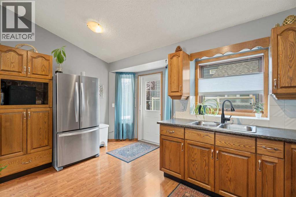 Photo 7 of 109 Downey Place, Okotoks AB