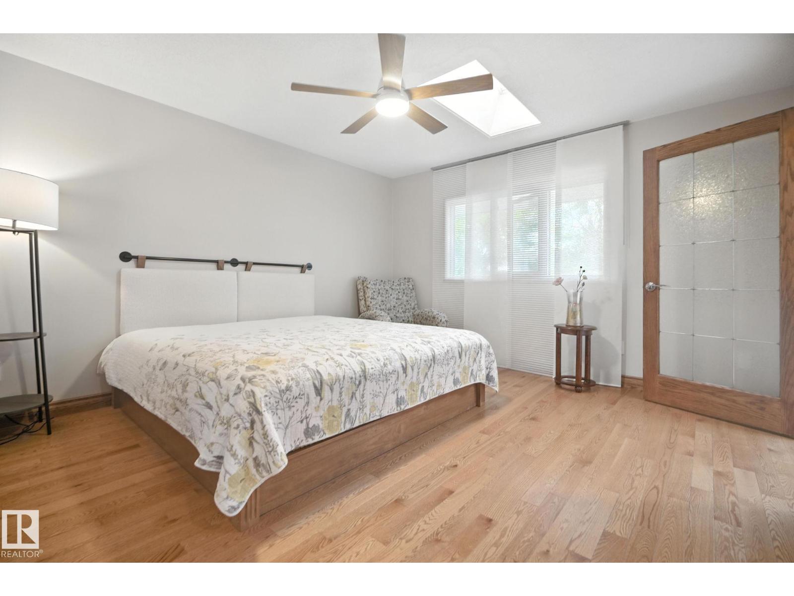 Photo 14 of 4632 151 St Nw, Edmonton AB