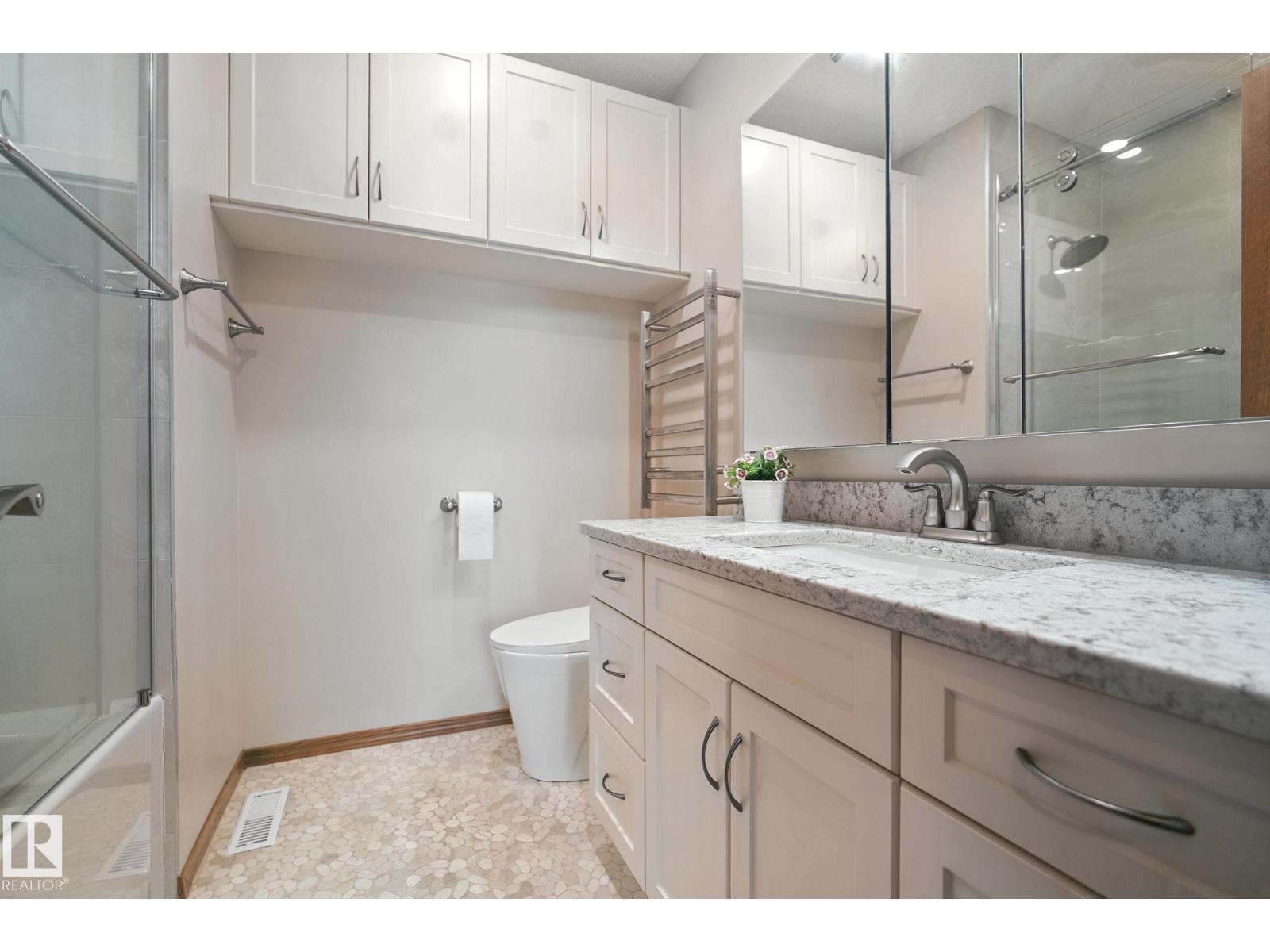Photo 20 of 4632 151 St Nw, Edmonton AB