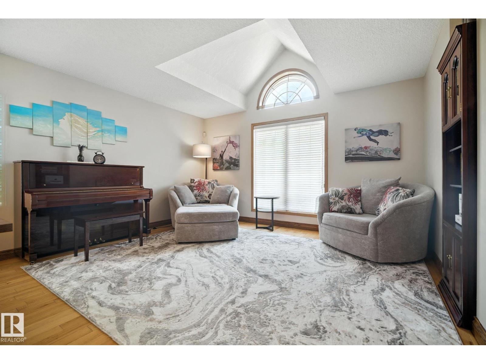 Photo 6 of 4632 151 St Nw, Edmonton AB