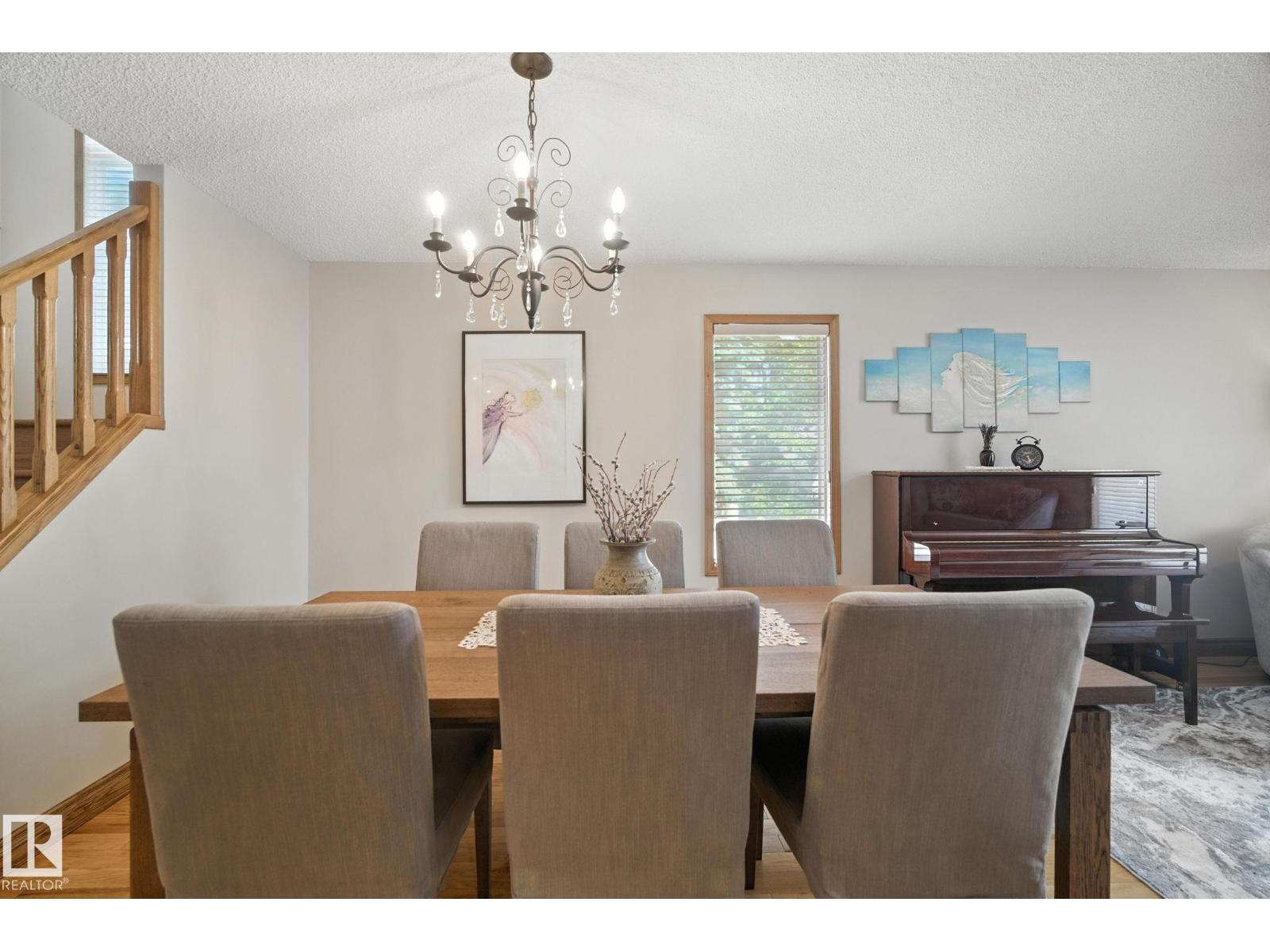 Photo 7 of 4632 151 St Nw, Edmonton AB