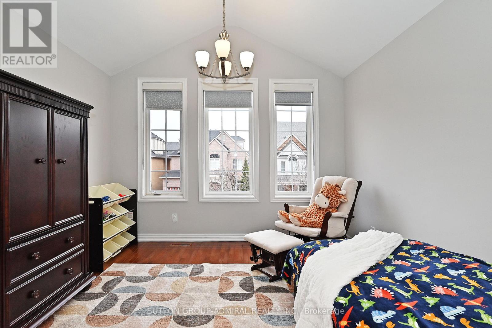 Photo 26 of 32 Seabreeze Avenue, Vaughan ON