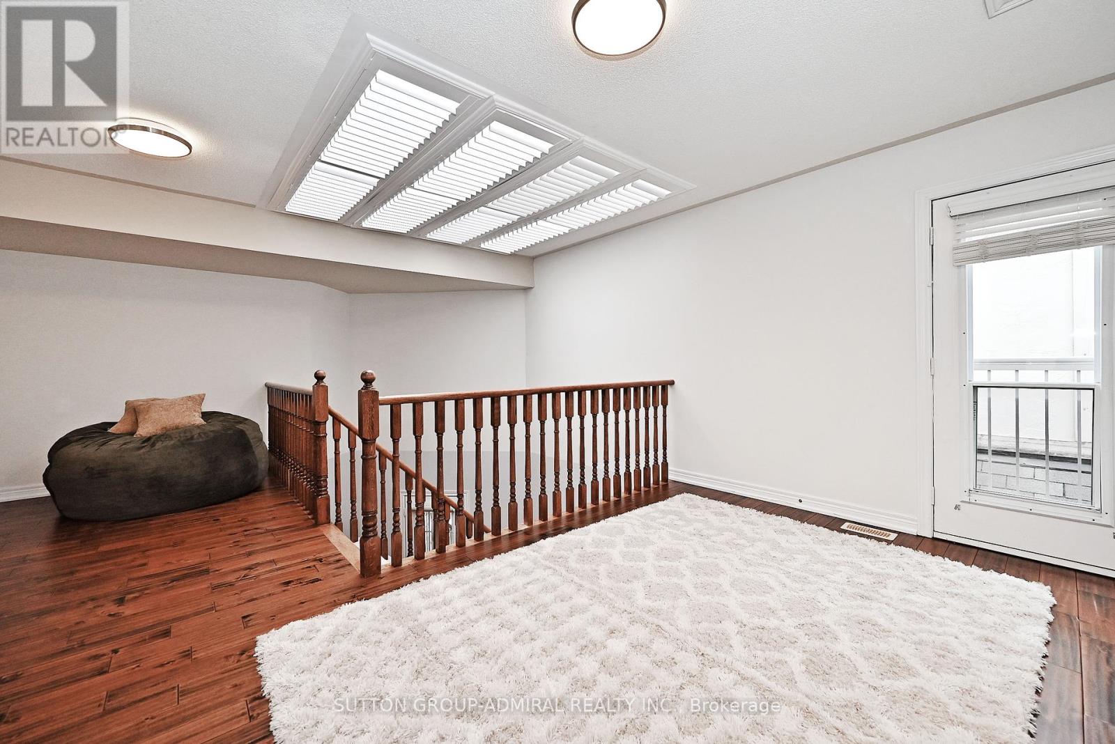 Photo 35 of 32 Seabreeze Avenue, Vaughan ON