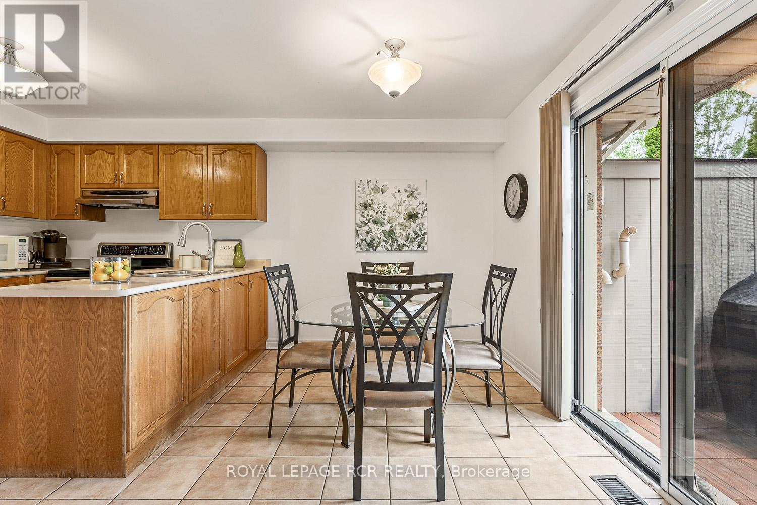 Photo 12 of 198 Pressed Brick Drive, Brampton ON