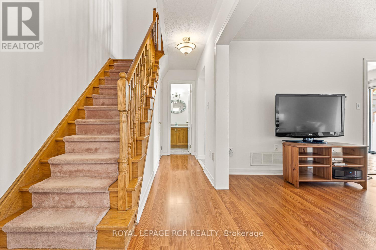Photo 16 of 198 Pressed Brick Drive, Brampton ON