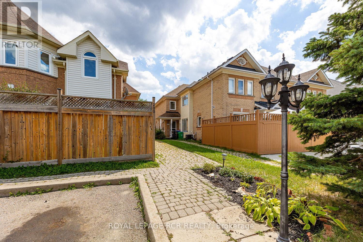 Photo 2 of 198 Pressed Brick Drive, Brampton ON