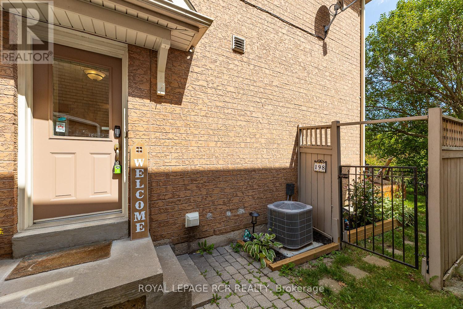Photo 4 of 198 Pressed Brick Drive, Brampton ON