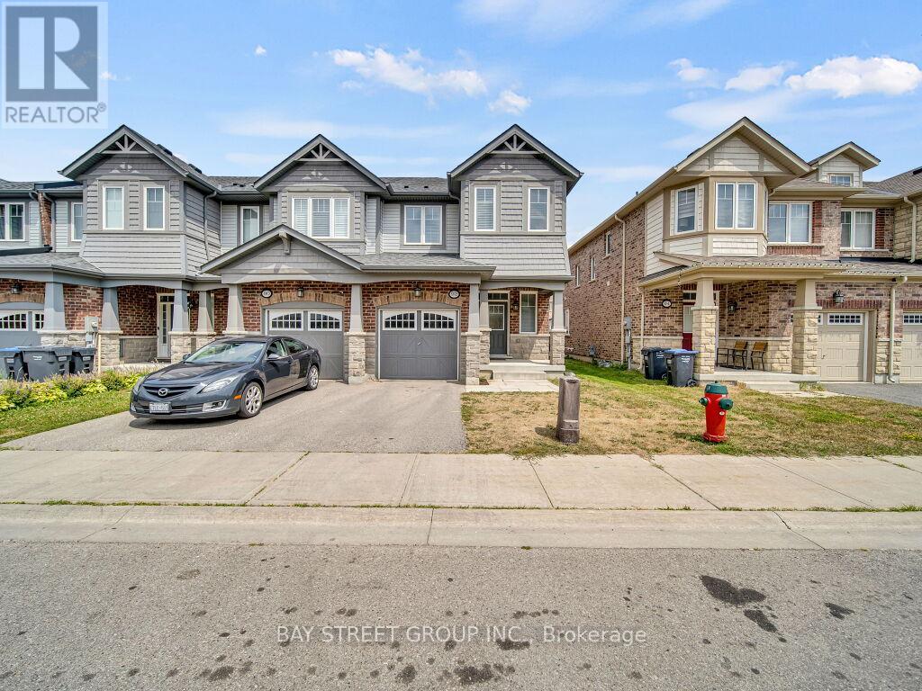 Photo 2 of 92 Abigail Crescent, Caledon ON