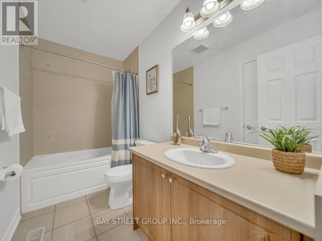 Photo 35 of 92 Abigail Crescent, Caledon ON