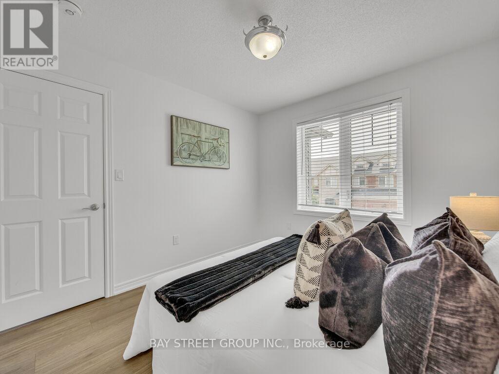 Photo 38 of 92 Abigail Crescent, Caledon ON