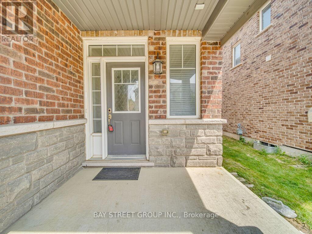 Photo 5 of 92 Abigail Crescent, Caledon ON